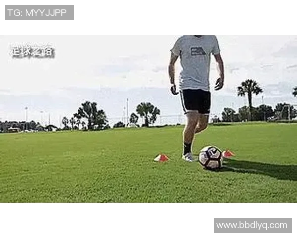 提升球场表现的秘密武器Nike足球马甲助你成为场上焦点